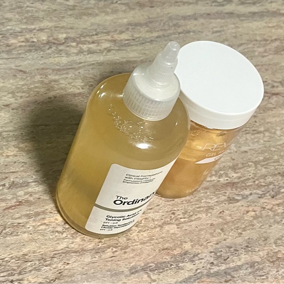 Bundle of Revele gold gel face mask and The Ordinary Glycolic acid toner - Picture 5 of 13